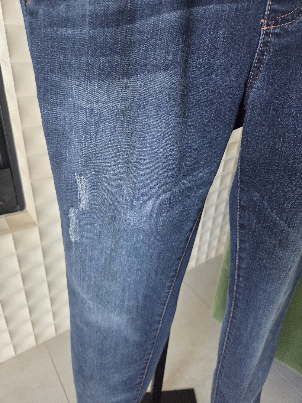 Free People Distressed Denim Overalls Medium Dark Wash Size 27 - 15" W Laid Flat - Picture 4 of 11